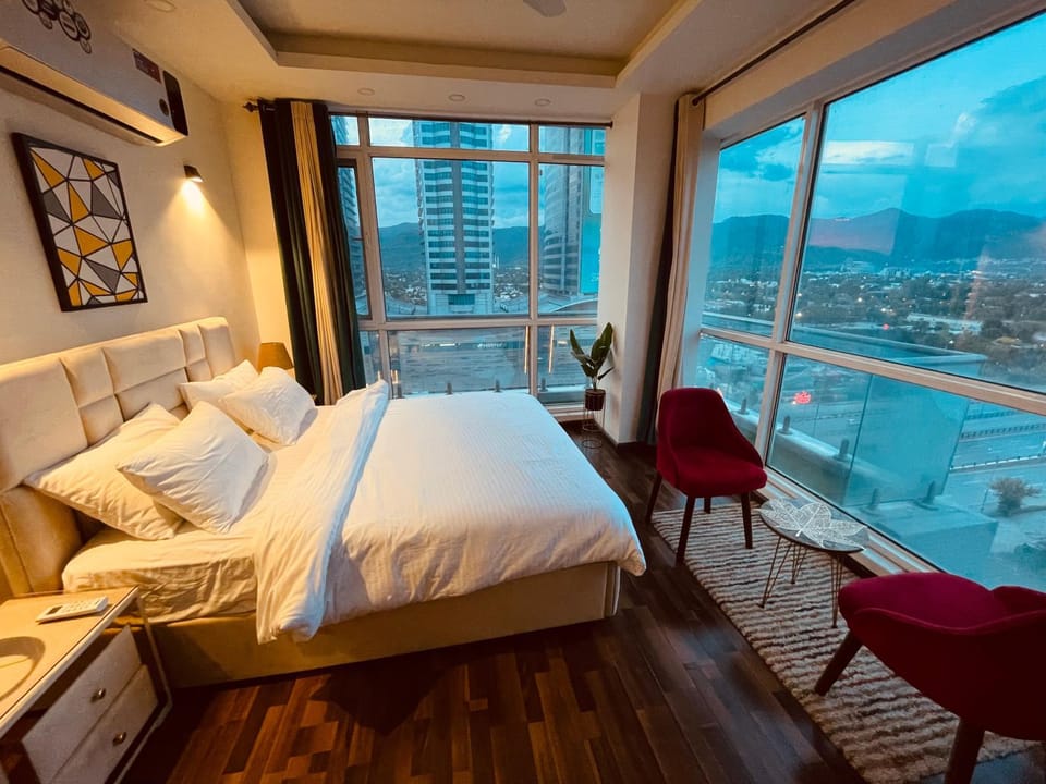Bed, Bedroom, Mountain view