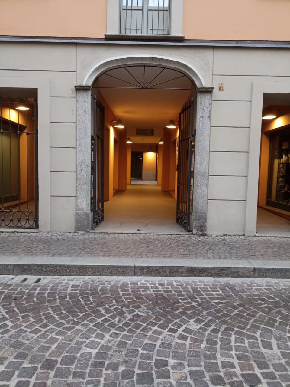 Facade/entrance