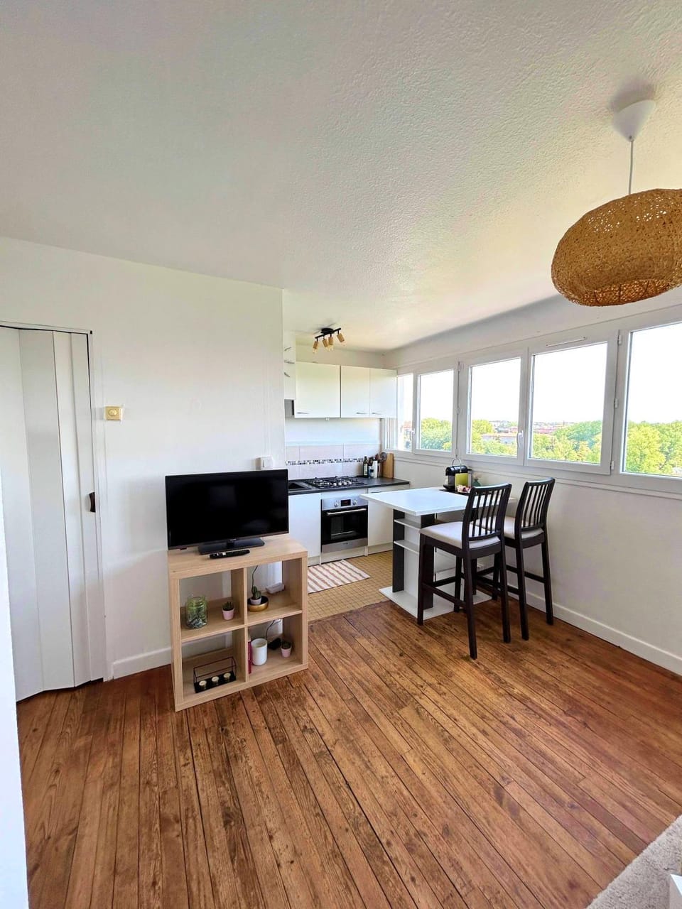 Seating area, Dining area