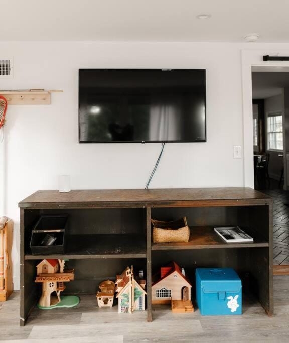 TV and multimedia, Evening entertainment
