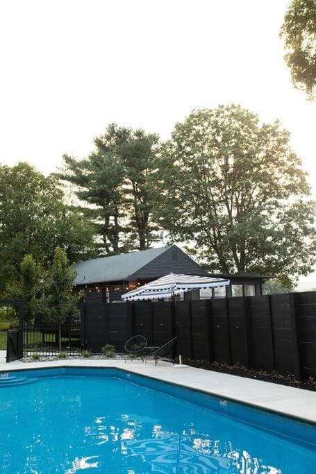 Pool view, Swimming pool