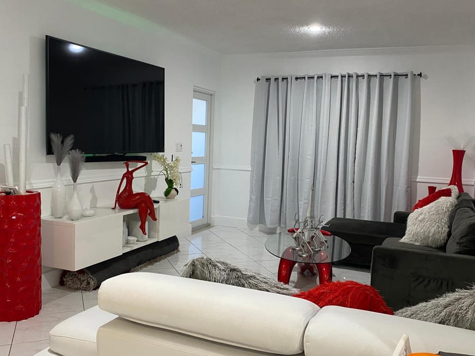 TV and multimedia, Living room, Seating area