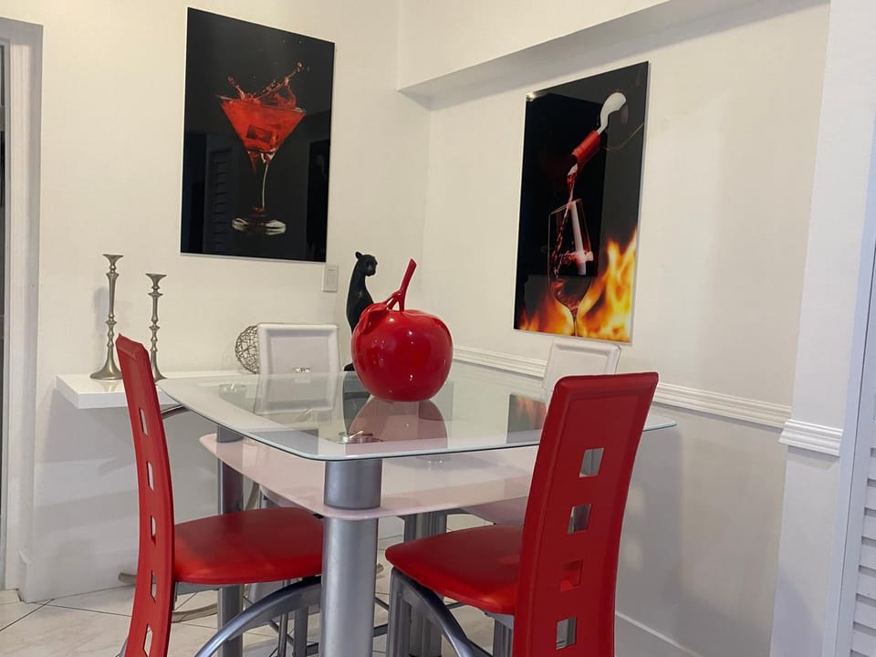 Seating area, Dining area