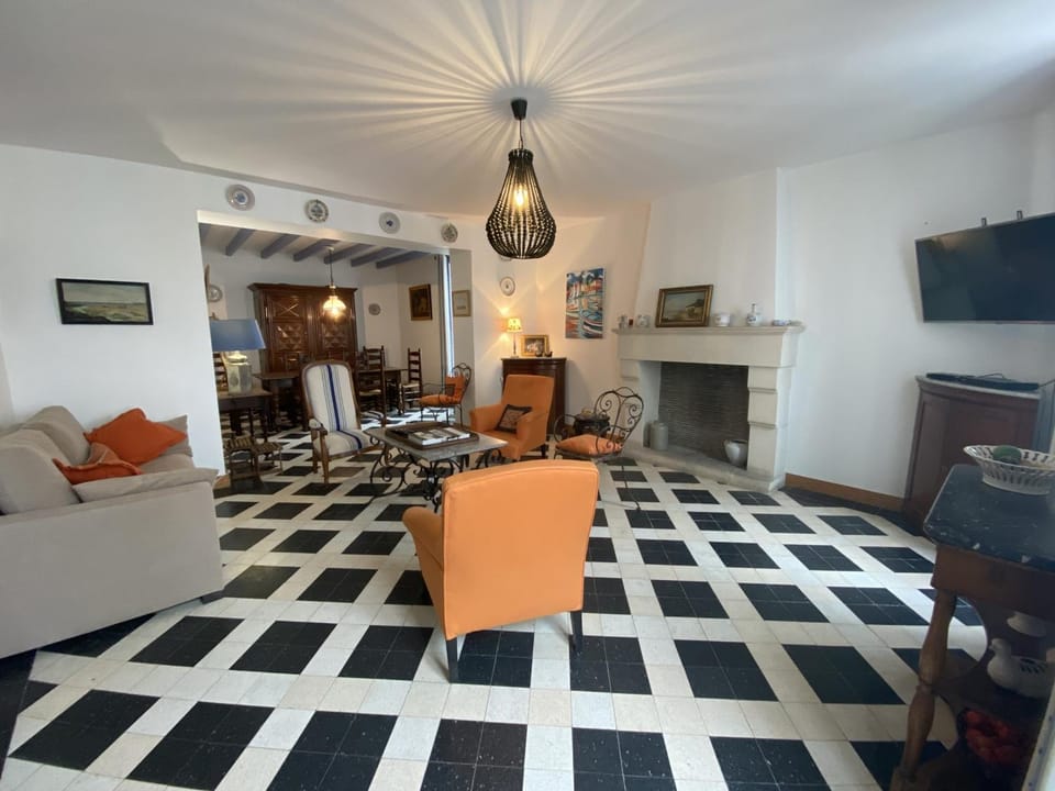 Vaste Maison au Coeur de Fouras, Proche Plages et Commerces, Idéale pour Familles - FR-1-709-39 House in Fouras