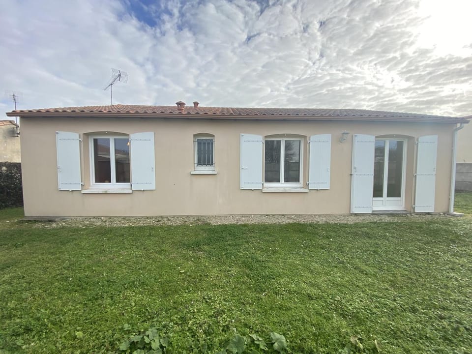 Villa récente de plain-pied à Fouras, proche mer - FR-1-709-51 House in Fouras