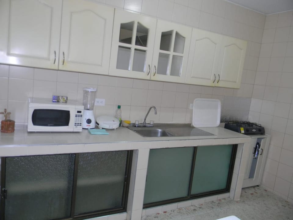Kitchen or kitchenette, Communal kitchen, pet friendly