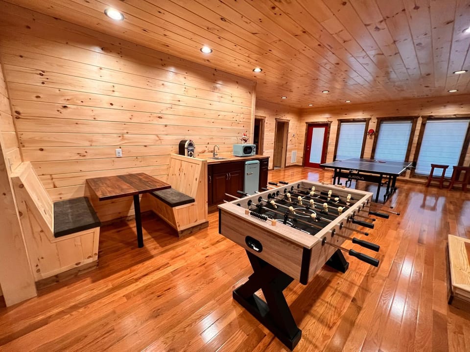Game Room, Table tennis, microwave