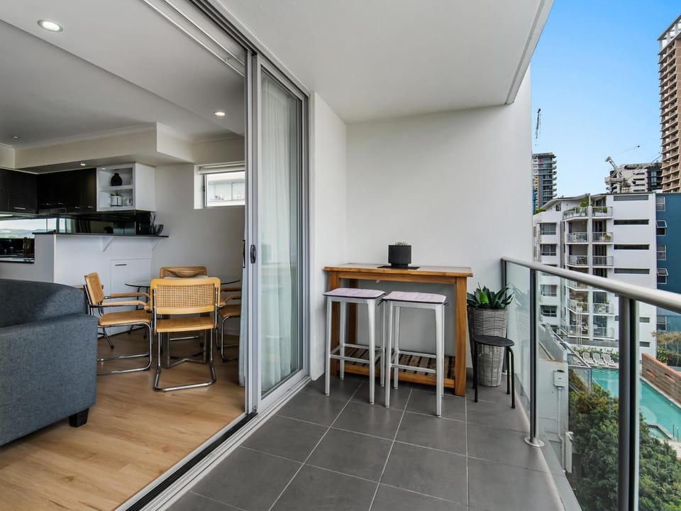 Chic 2-Bed Apartment & 5 minutes walk to QPAC Apartment in Brisbane City