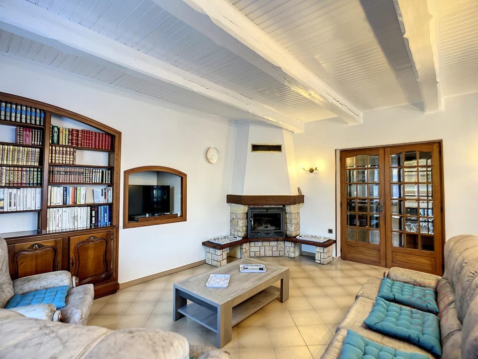 Maison F4 avec terrasse, parking et animaux acceptés - FR-1-451-185 House in Occitanie