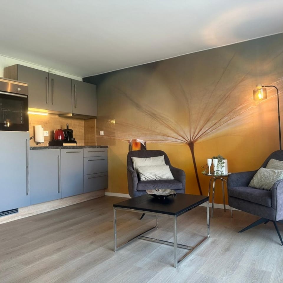 Seating area, kitchen