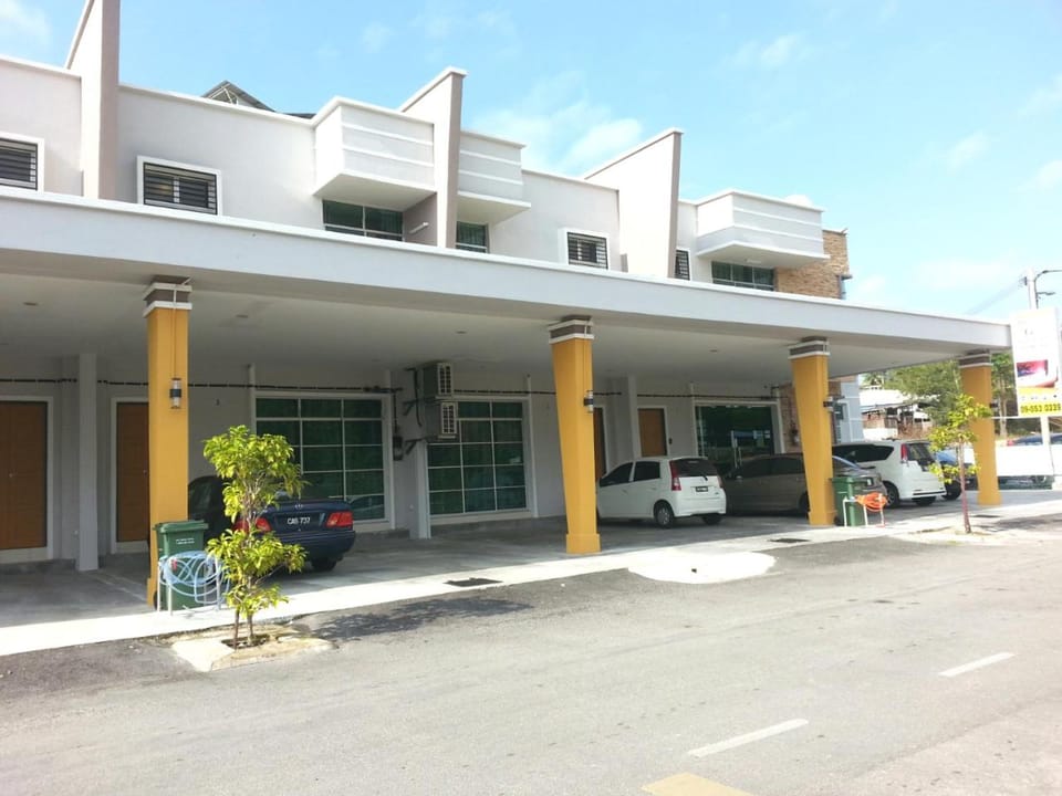 Property building, Facade/entrance, Day, View (from property/room), Parking