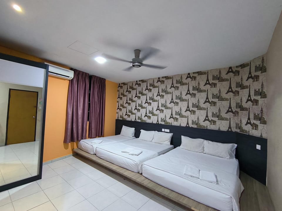 Photo of the whole room, Bedroom, Guests, towels