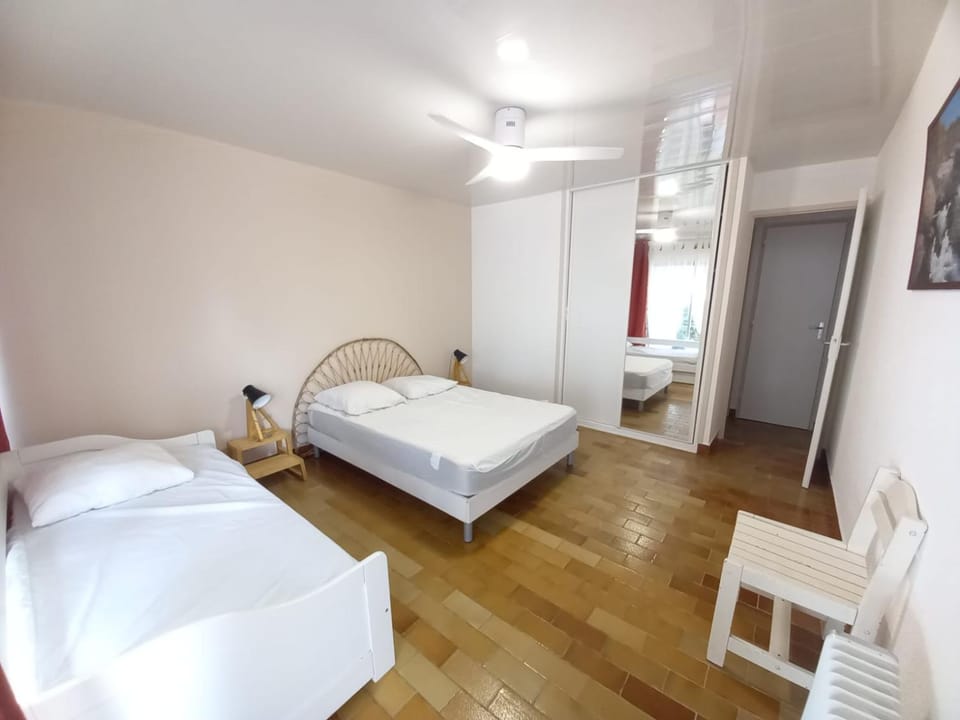 Bed, Night, Bedroom, cot