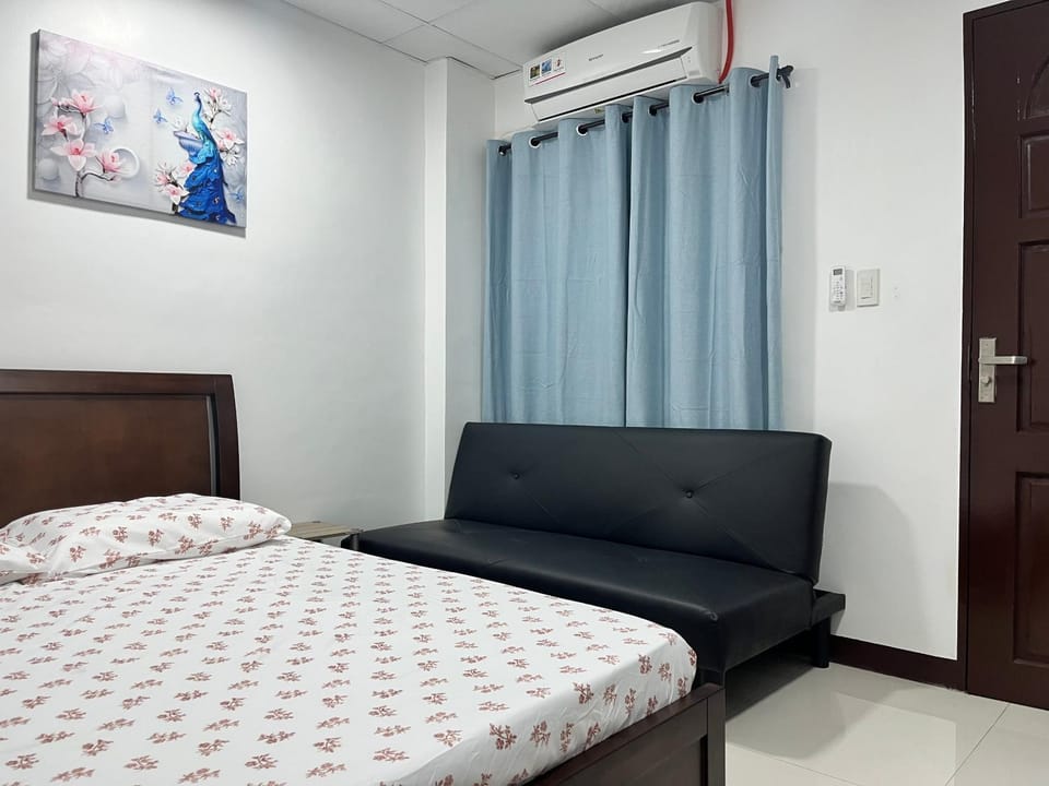 Bed, Bedroom, wardrobe, air conditioner, air conditioner
