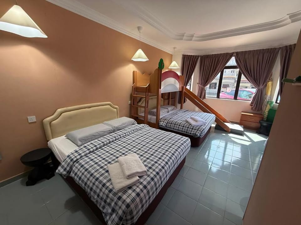 Dino House Vacation rental in Perak