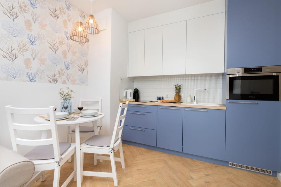 Kitchen or kitchenette, Dining area, pet friendly, stove