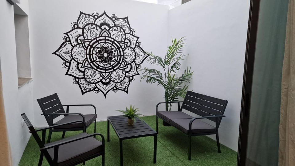 Off site, Balcony/Terrace
