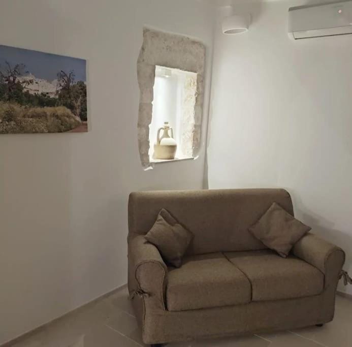 Living room, air conditioner