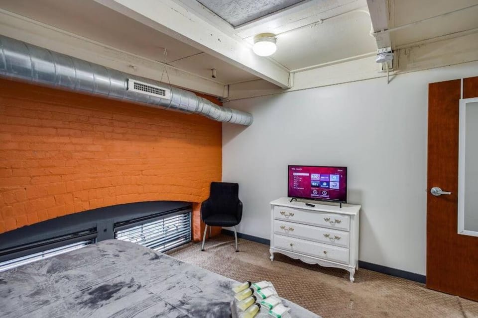 Centric Modern Loft w/ King Beds Apartment in Brighton