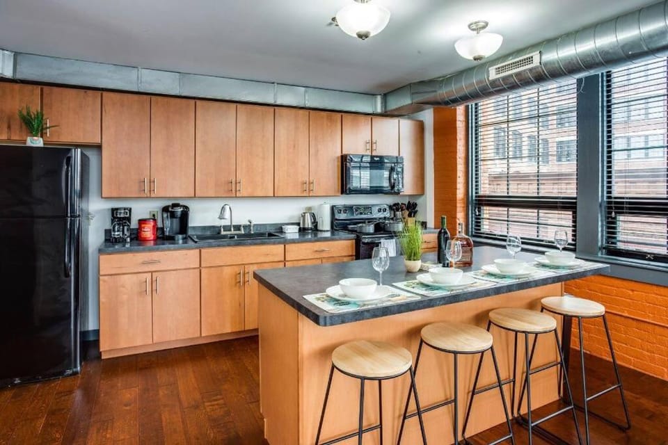 Centric Modern Loft w/ King Beds Apartment in Brighton