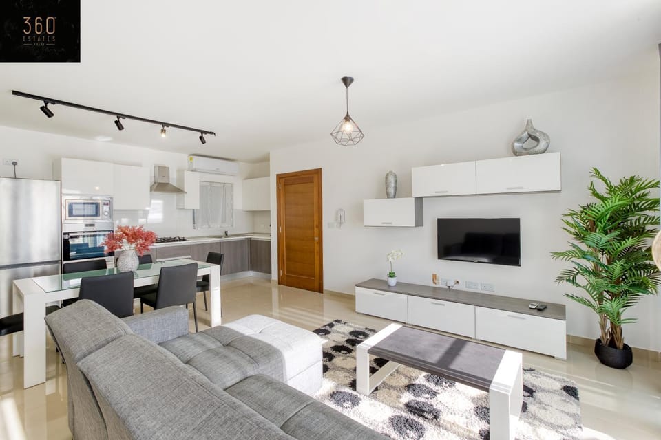 Stunning 3BR w/Country View Apartment in M'Scalak by 360 Estates Apartment in Marsaskala