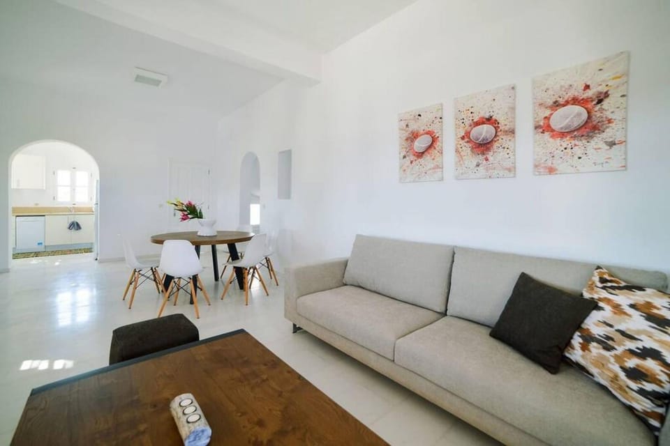 Coral Villa with 4 bedrooms in Paros House in Decentralized Administration of the Aegean
