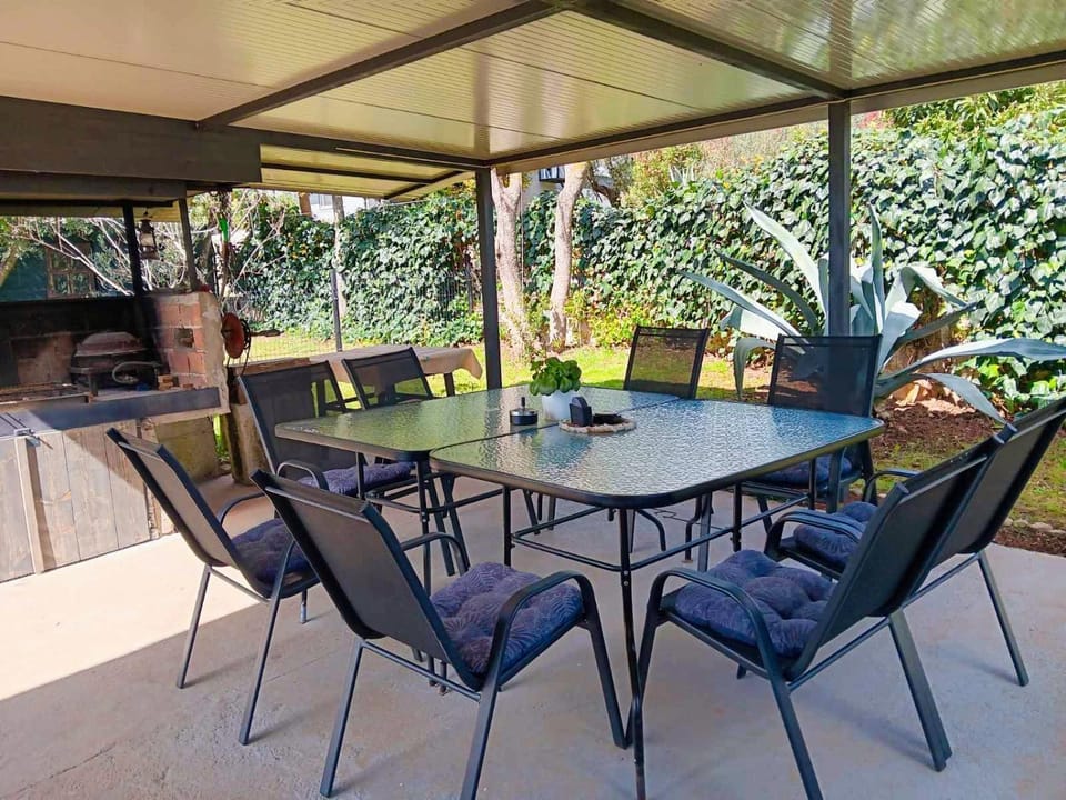 Day, Garden, Seating area, Garden view