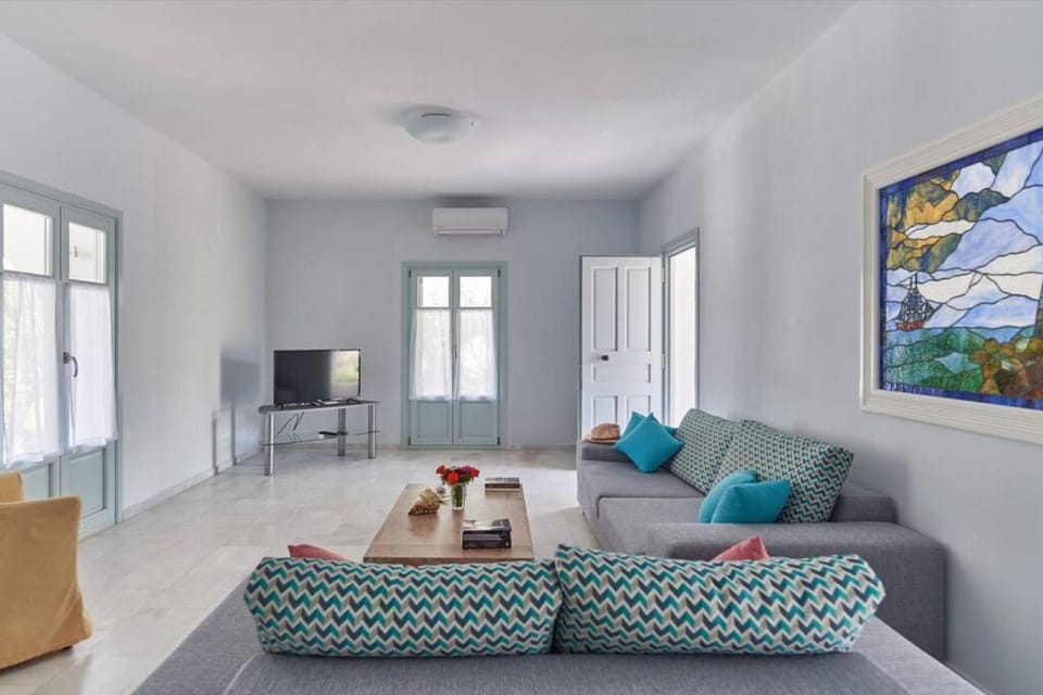 Sunset Villa in Paros House in Paros, Greece