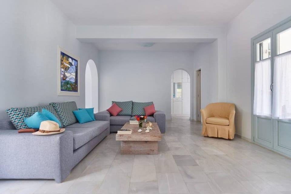 Sunset Villa in Paros House in Paros, Greece