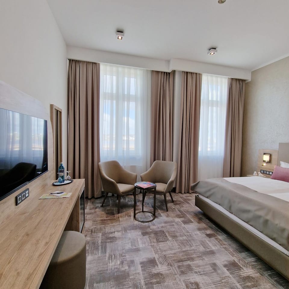 TV and multimedia, Photo of the whole room, Seating area