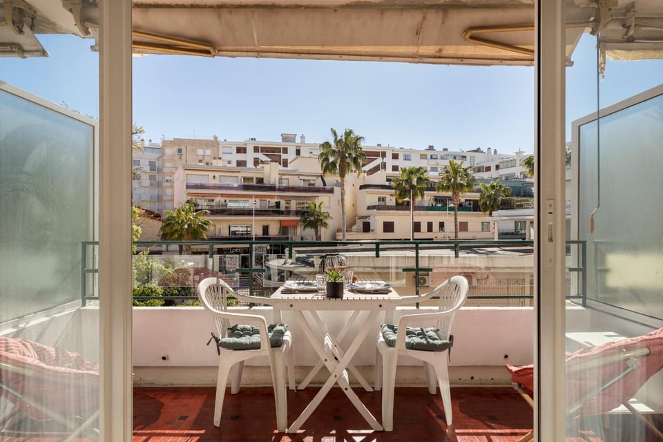 Lumineux, Ensoleillée, Proche plage ,Coeur de centre ville, chaleureux, Apartment in Antibes
