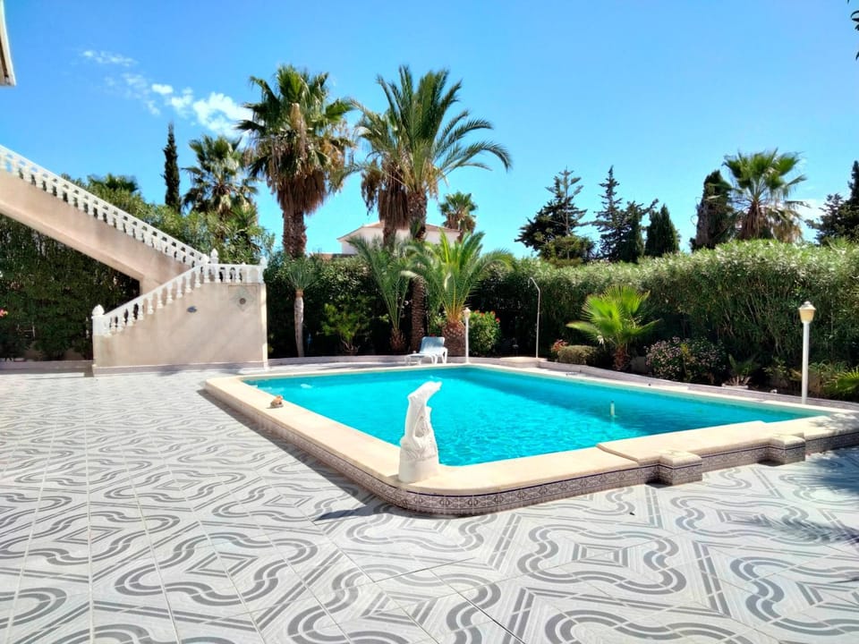 Garden, Swimming pool