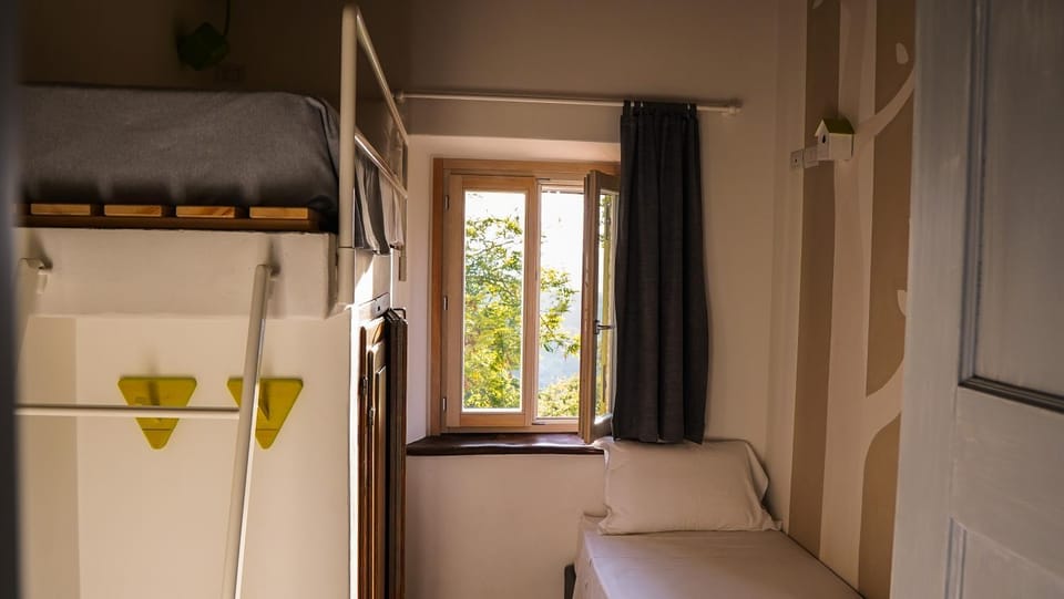 bunk bed