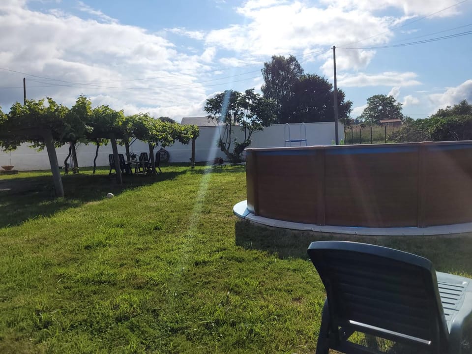 Off site, Garden, Swimming pool, sunbed