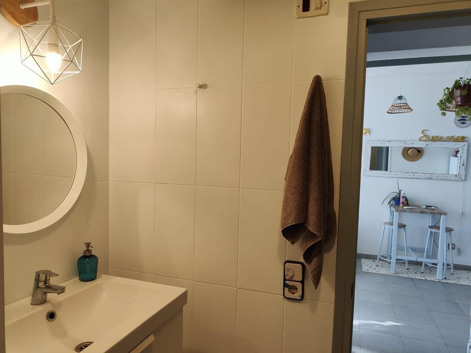 Arte y natura en la playa de Eucaliptus Apartment in Montsià