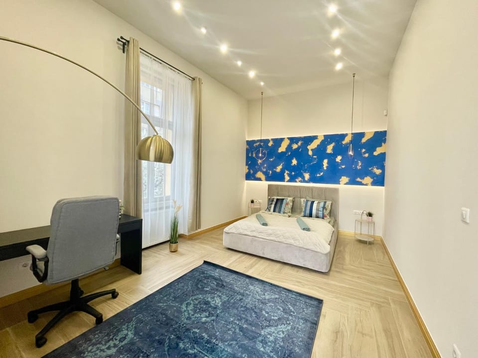 Bed, Photo of the whole room, Bedroom