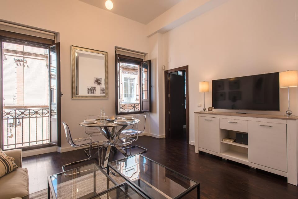 TV and multimedia, Living room, Dining area