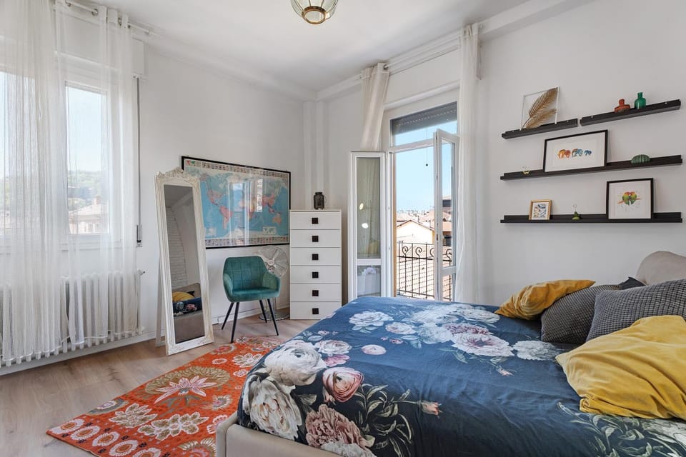 Living room, Bedroom