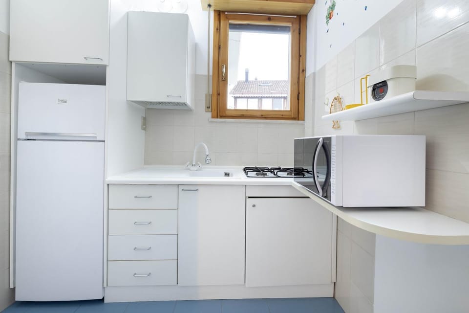 Kitchen or kitchenette, kitchen