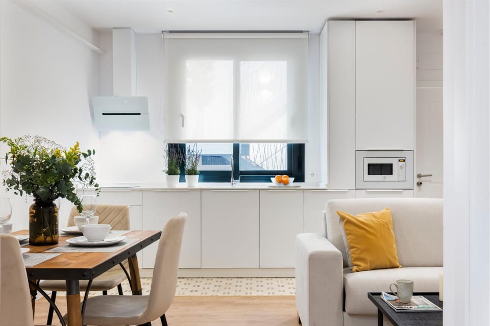TV and multimedia, Kitchen or kitchenette, Living room, Seating area, Dining area, minibar, stove