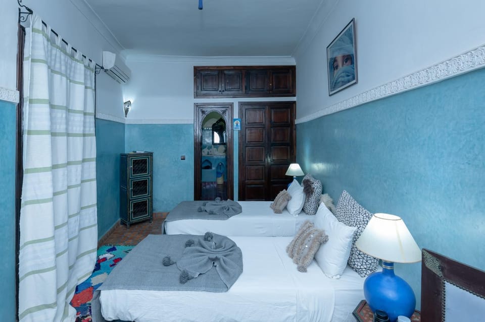 Bed, Photo of the whole room, Bedroom, air conditioner