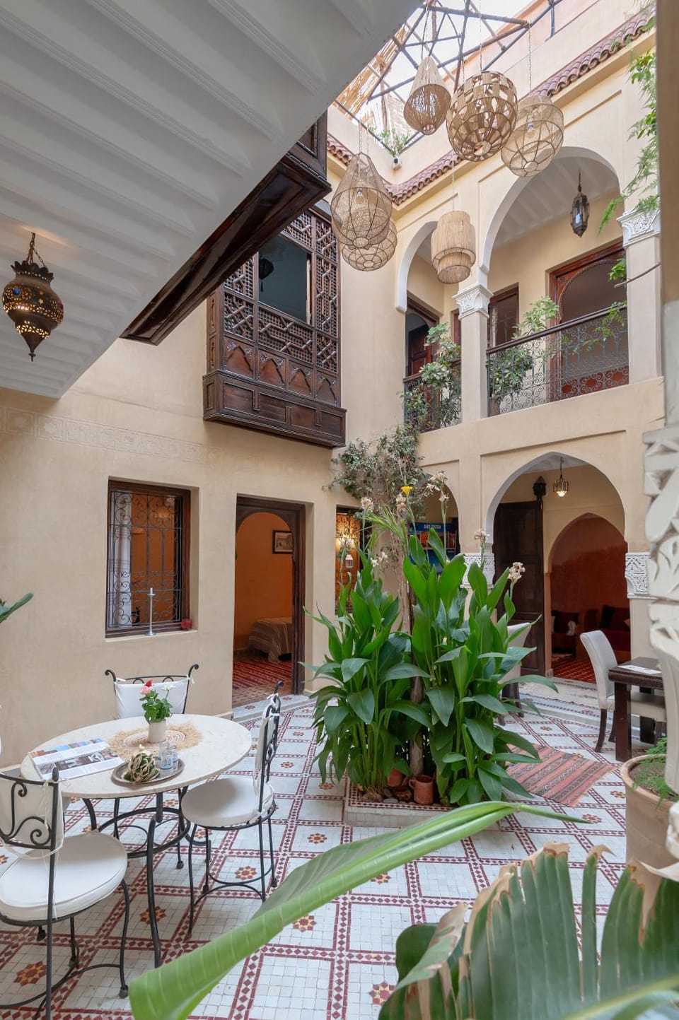 Property building, Patio, Restaurant/places to eat