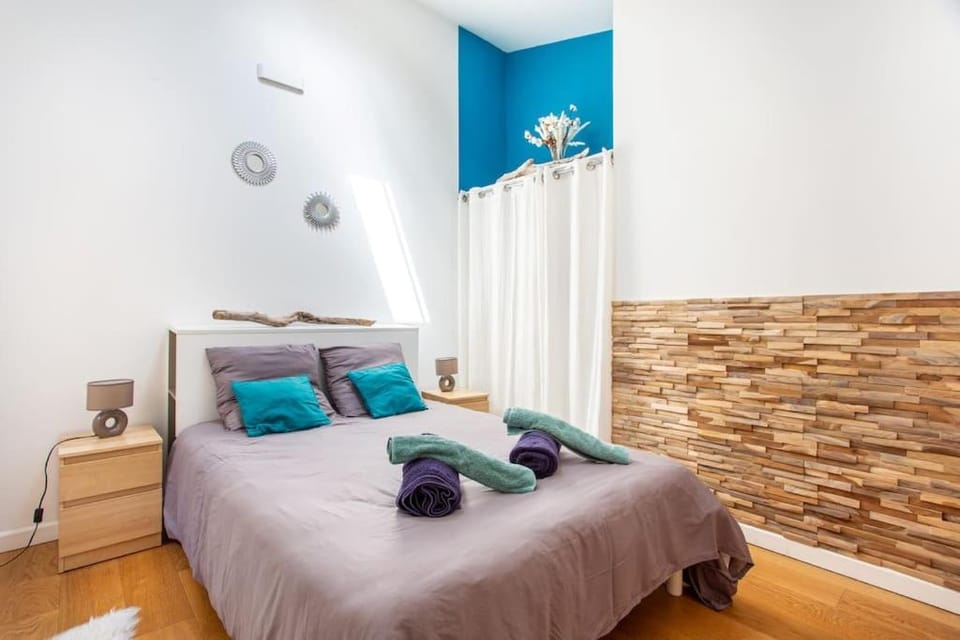 Cosy apt for 6/8p best location in old Antibes Apartment in Antibes