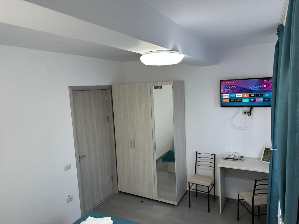 TV and multimedia, hair dresser, wardrobe