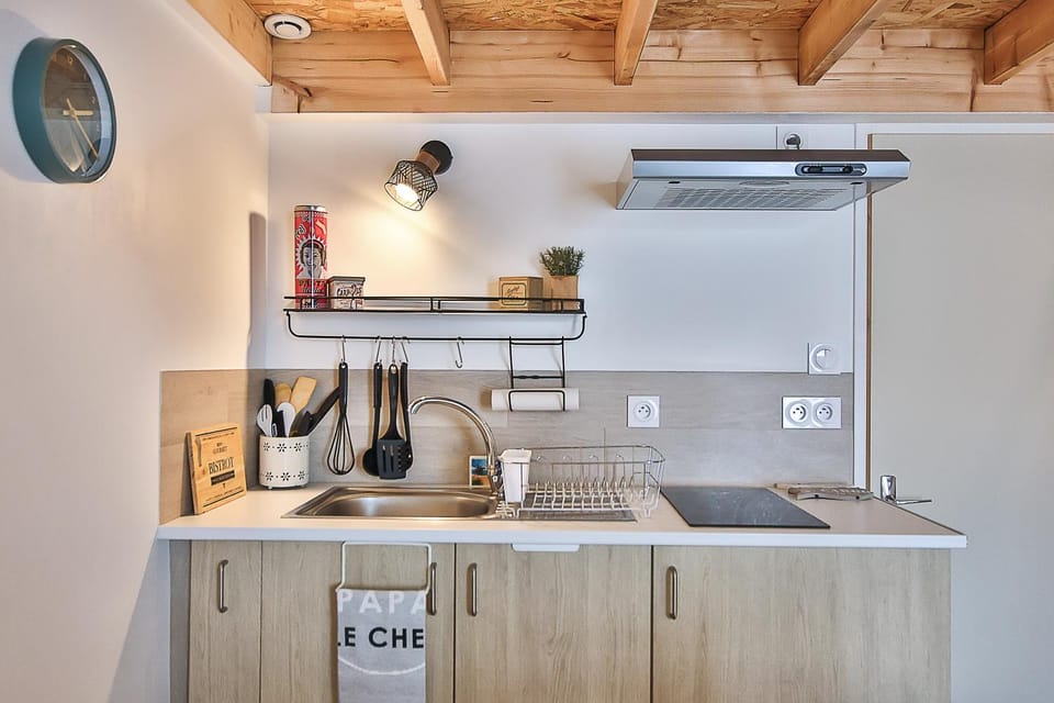 Kitchen or kitchenette, Living room