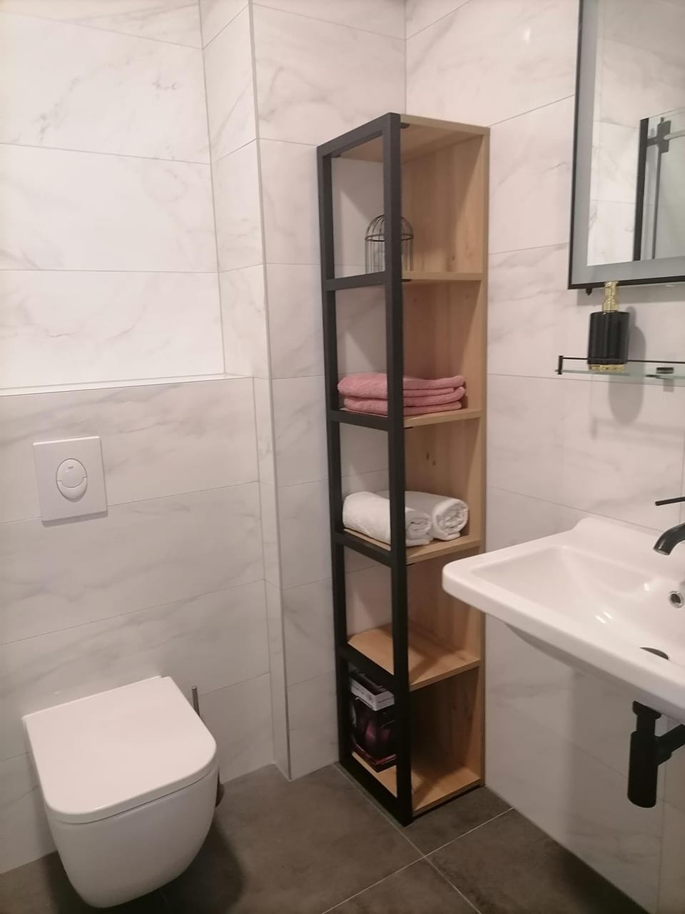 Toilet, Bathroom, towels