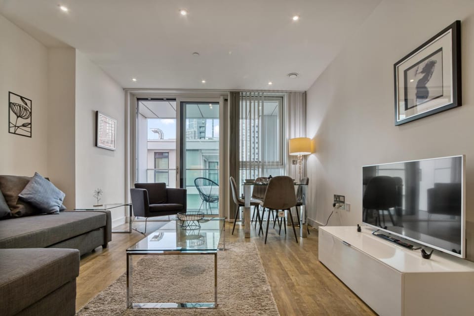 1 Bed & Sofa Bed next to Nine Elms Station ZONE 1 Apartment in London