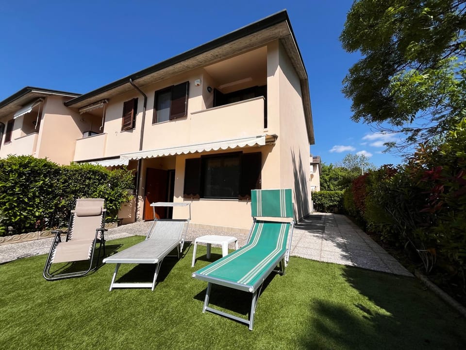 Property building, Garden