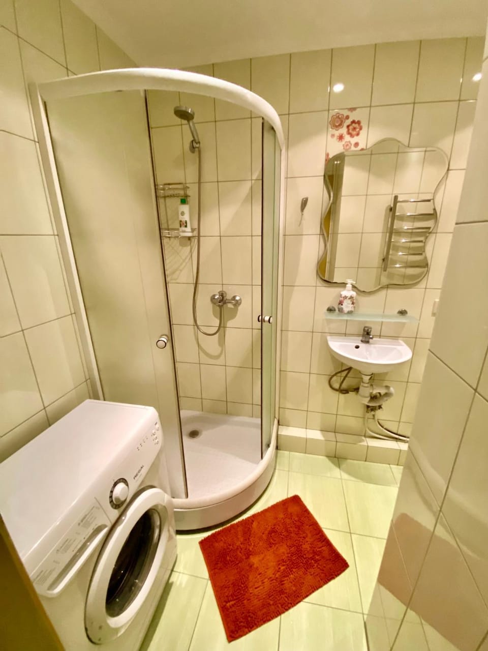 Shower, laundry