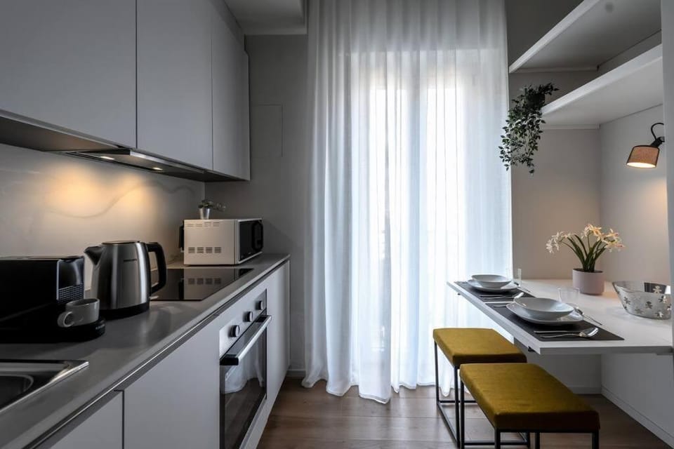 Coffee/tea facilities, Kitchen or kitchenette, Dining area, dishwasher, pet friendly, stove